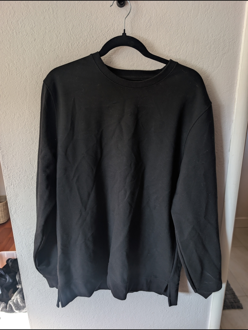 CUTS split hem Classic Black Crewneck Sweatshirt